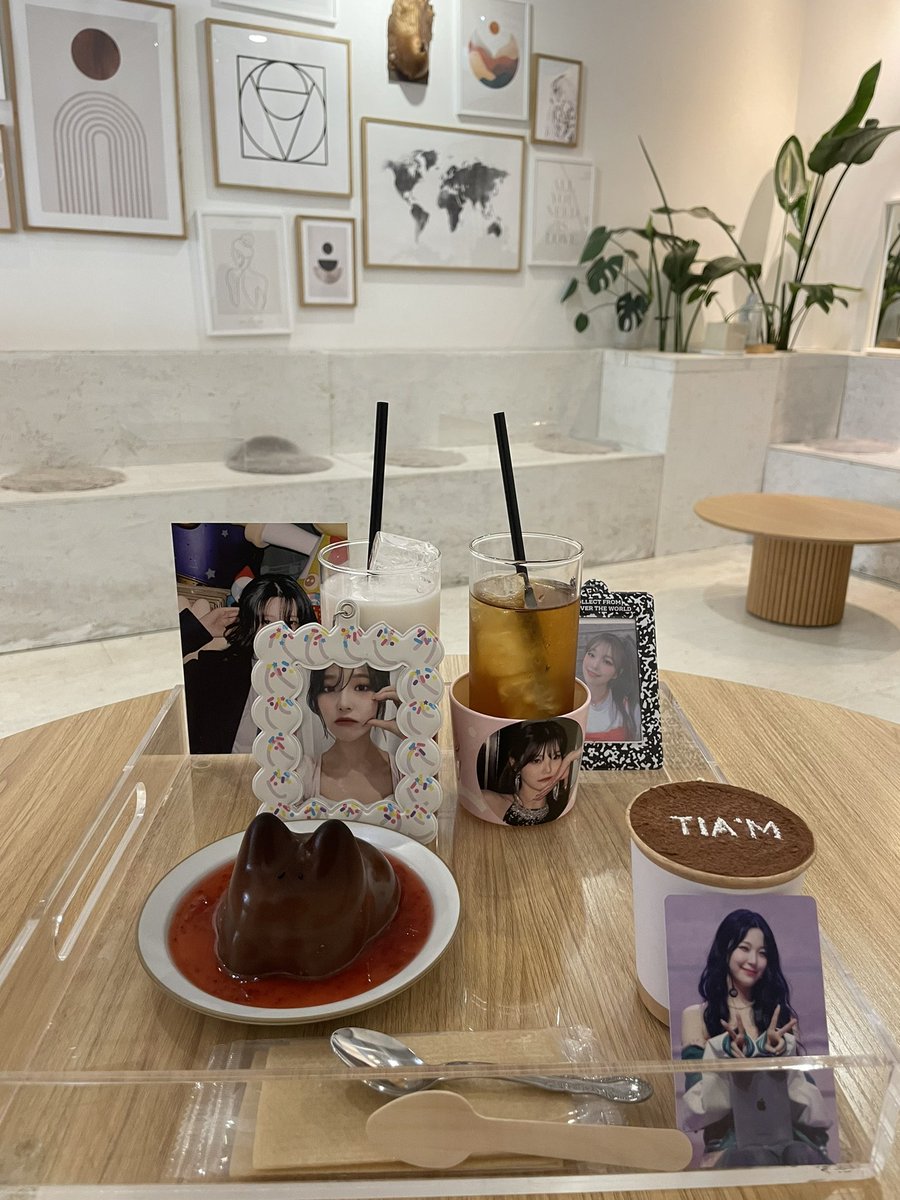 Ibone02's tweet photo. @HONEYQUEEN417 
@CafeTIAM 
fromis_9じほんのセンイルカフェ開催していただいてありがとうございます♪
大阪だったので装飾はなかったけど、お店の雰囲気もオシャレでゆったり過ごせました😊 https://t.co/Mp16B69hr8