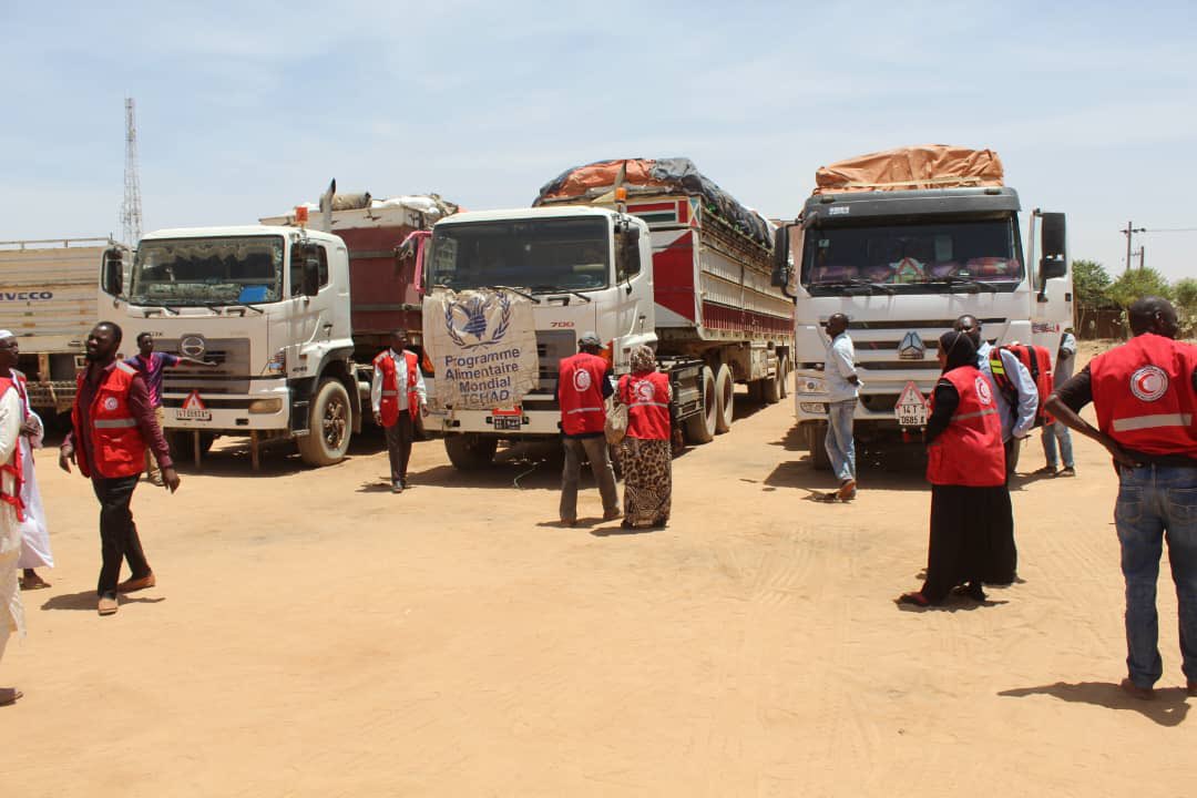 West Darfur State 7 food trucks from the World Food Program arrive across Chad for distribution in the Mornee area ولاية غرب دارفور وصول ٧ شاحنات غذاء من برنامج الغذاء العالمي عبر تشاد لتوزيعها في منطقة مورني