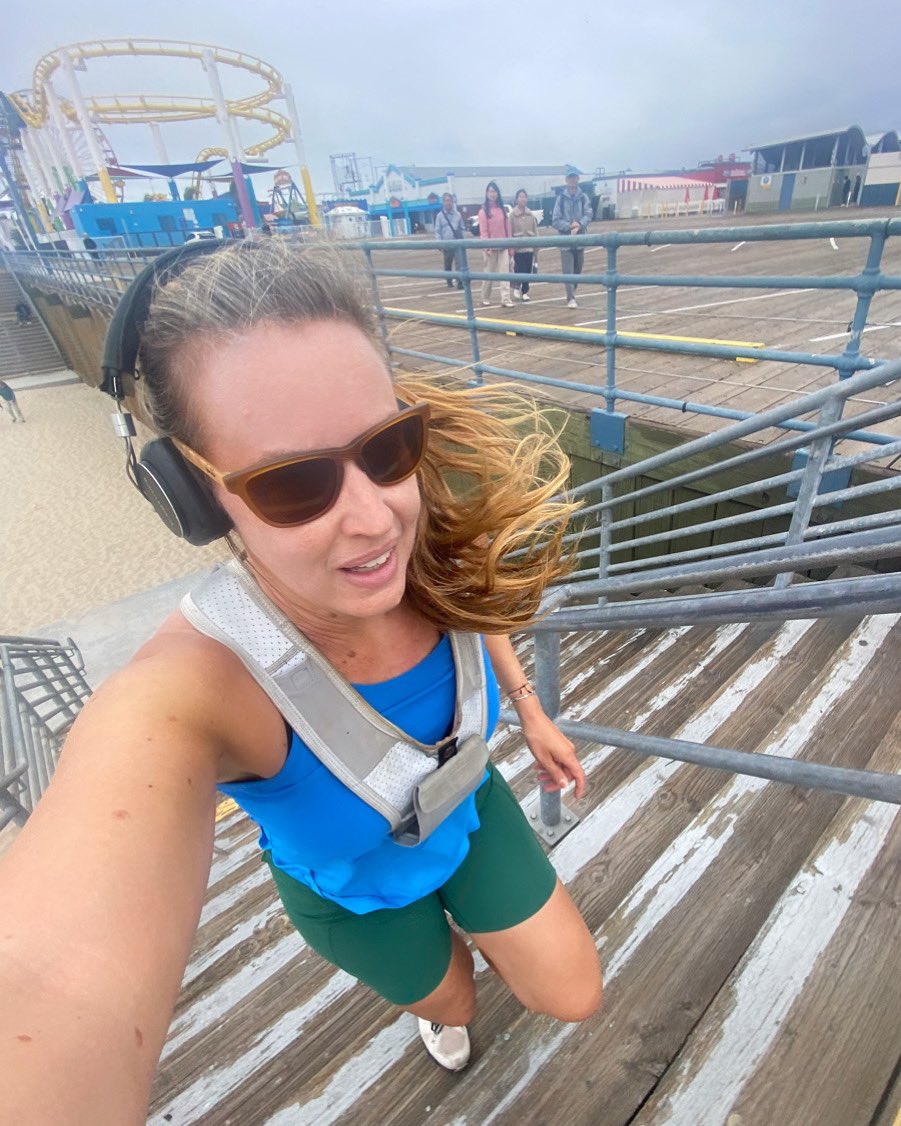 Threw in a few Santa Monica pier steps on my run. Move in whatever way you can to: - Give yourself a mental break - Help emotionally work through stuff! - Get daylight, lifts mood - Feel a sense of purpose - Stimulate our brains in our surroundings, helps us be present. 😊🏃‍♀️