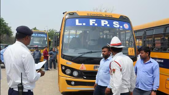 After Mahendragarh tragedy, #Gurugram bus drivers to undergo breathlyser tests (Reports @leenadhankhar) hindustantimes.com/cities/gurugra…