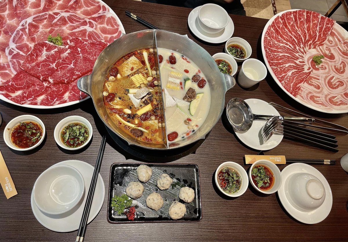 QuynhNhu6701's tweet photo. Dạo này hạn chế tương tác quá ạ. Các bác ngang qua cho em xin 1 chấm nha 🤭
Mời cả nhà ăn trưa ạ 🥰🥰🥰
#funlunch ❤️ https://t.co/WddnnUFULs