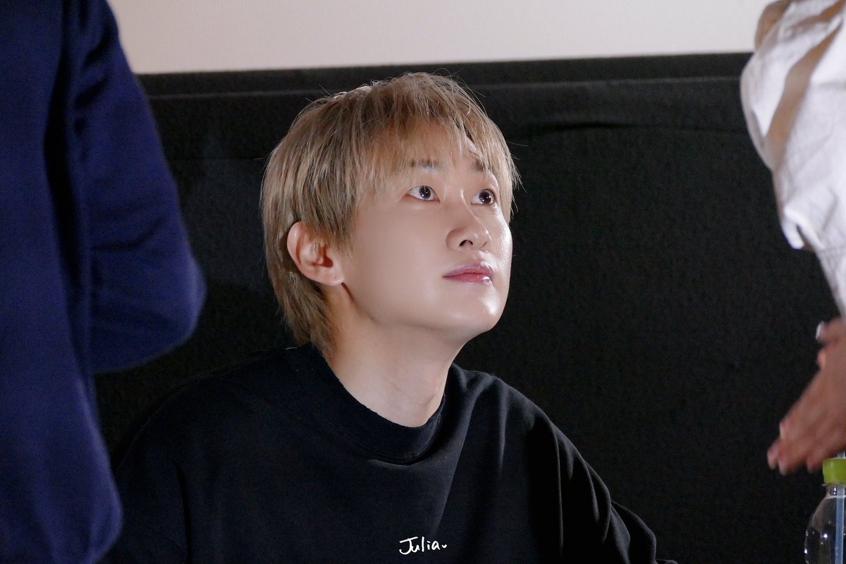 YuzeJulia's tweet photo. 🖤

240414 サイン会 in 大阪

#슈퍼주니어 #은혁
#SuperJuniorDnE #eunhyuk #ウニョク https://t.co/4ZS6xRJEVX