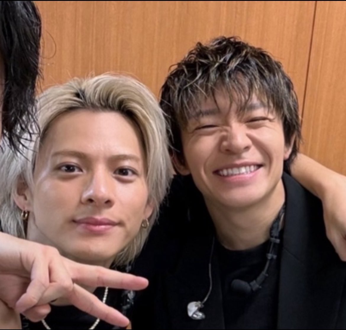 weMF9kScNHNsZN8's tweet photo. やっぱり岸くん、いい笑顔だと思わない？
ほんっと今が幸せなんだなぁって、伝わってくるよ💜❤️💙
#Number_i_Coachella2024 
#Number_i https://t.co/FQvCXRJ8ym