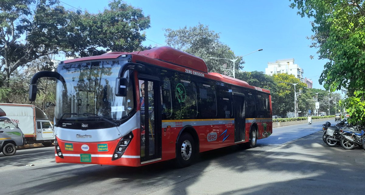 1)MSRTC's E-Shivneri(Borivali-Pune) & mini ebus(Borivali-Nashik) at Nancy colony bus stand
2)BEST'S newest ebus at gorai on 277 route.A lot of charging stations are still being set up inside gorai depot so it will b while before new routes streamline