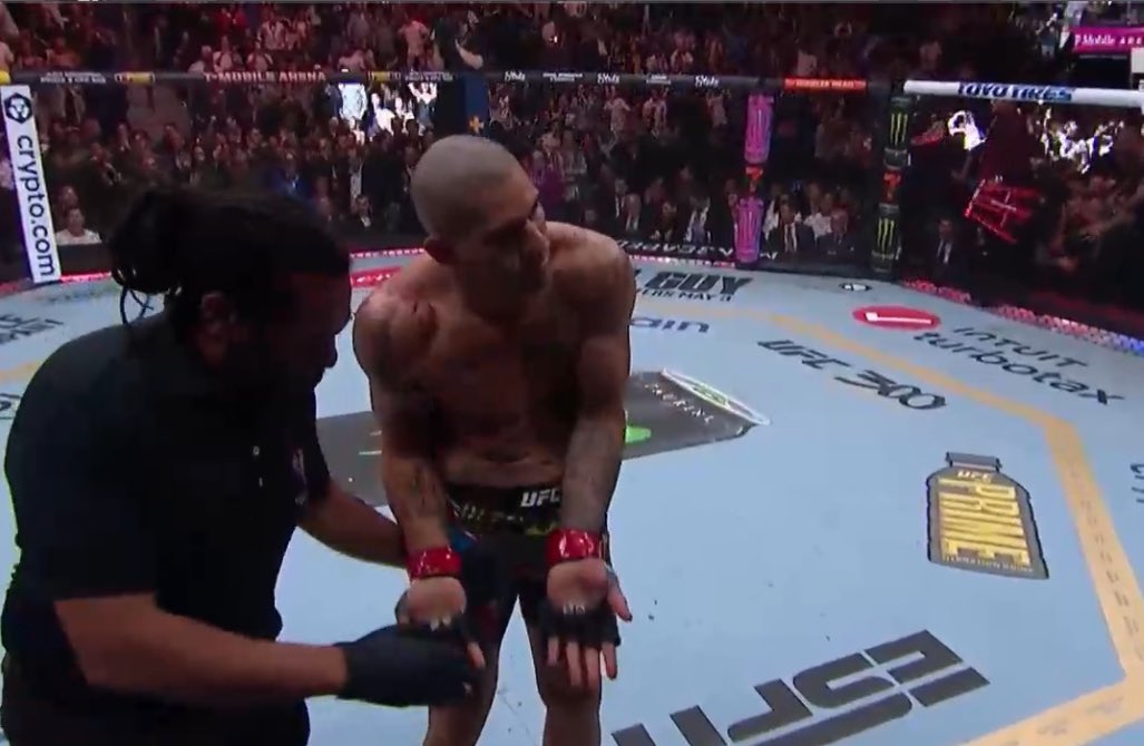 BenTheBaneDavis's tweet photo. TOO EASY FOR ALEX PEREIRA #UFC300 https://t.co/zj5docPTyP