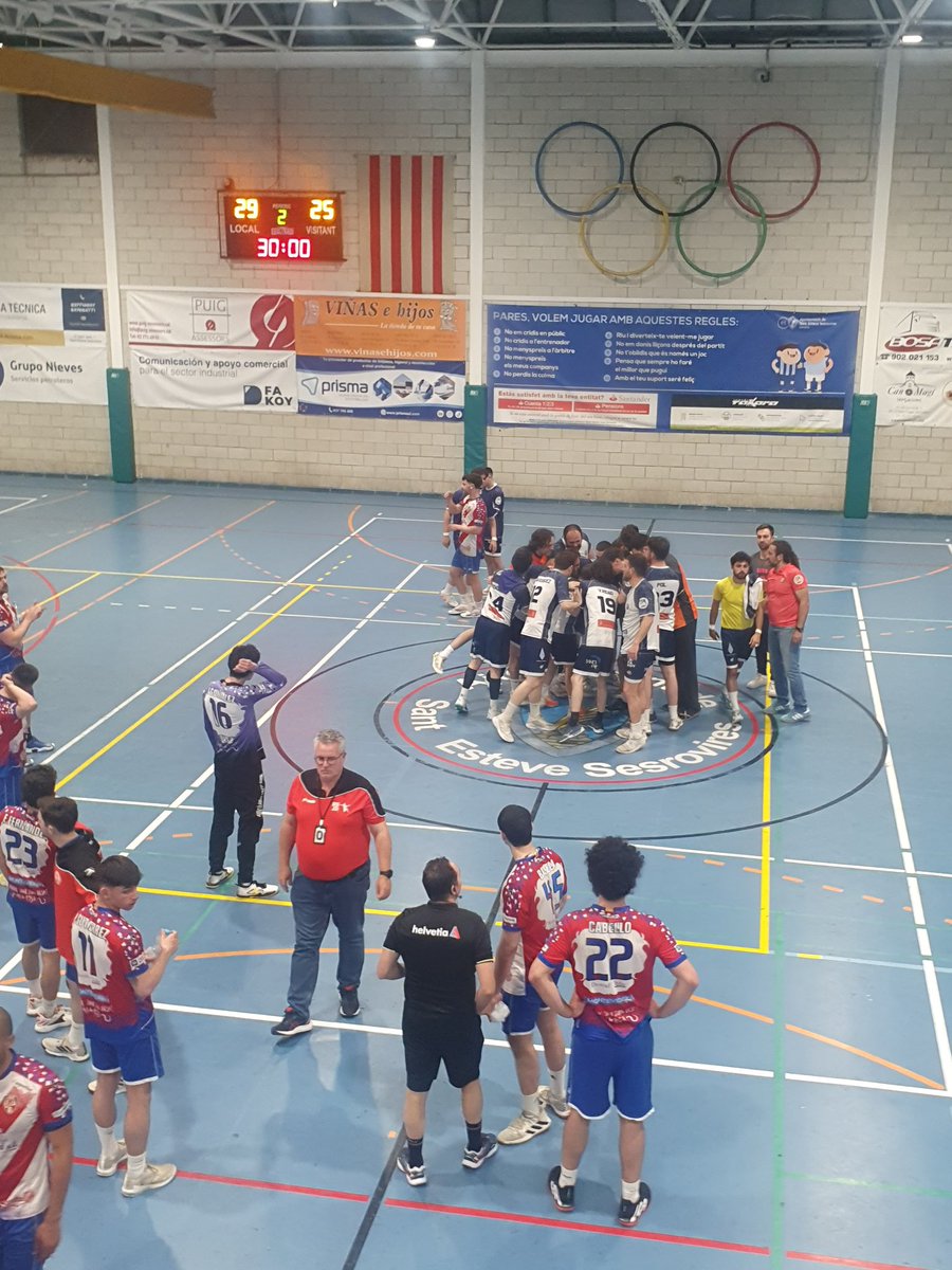 chses1973's tweet photo. ➡️  GRAN JORNADA... !!!

😊👉 Victòries (29-25) del Sènior-A ♂️  #1aEstatal vs @handbolsjd i del Sènior ♀️ (40-14) #2aCatHFem vs @chmartorell B les nostres noies son "liders"

😊👉 Derrota (26-28) del Sènior-B ♂️ #1aCatH vs @HandbolSuria i el Màster ♂️ descansa

💙🤍 #OrgullCHSES https://t.co/ntJJACObJg