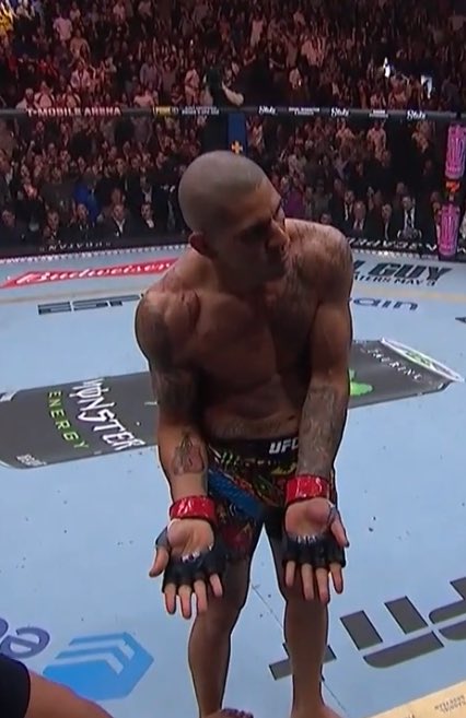 FahdAgain's tweet photo. Enough time passed give him Jon Jones https://t.co/VYYb7tV74x