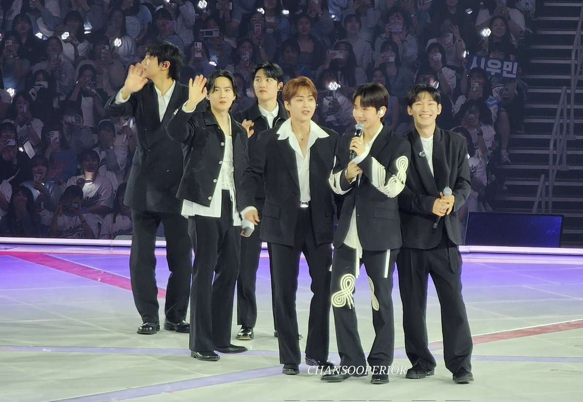 CHANSOOperior's tweet photo. 🥰😭

ONE WITH EXO
#ONEDayWithEXO
#2024EXOFanmeetingONE
#EXO @weareoneEXO https://t.co/2X3cxVjfaR