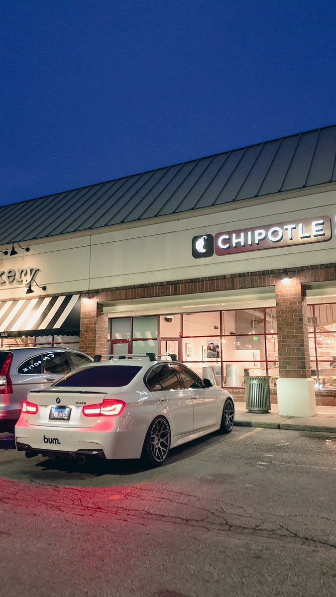 SavageBasedGod_'s tweet photo. late night chipotle run 🫡 https://t.co/YHiJaI6bxG