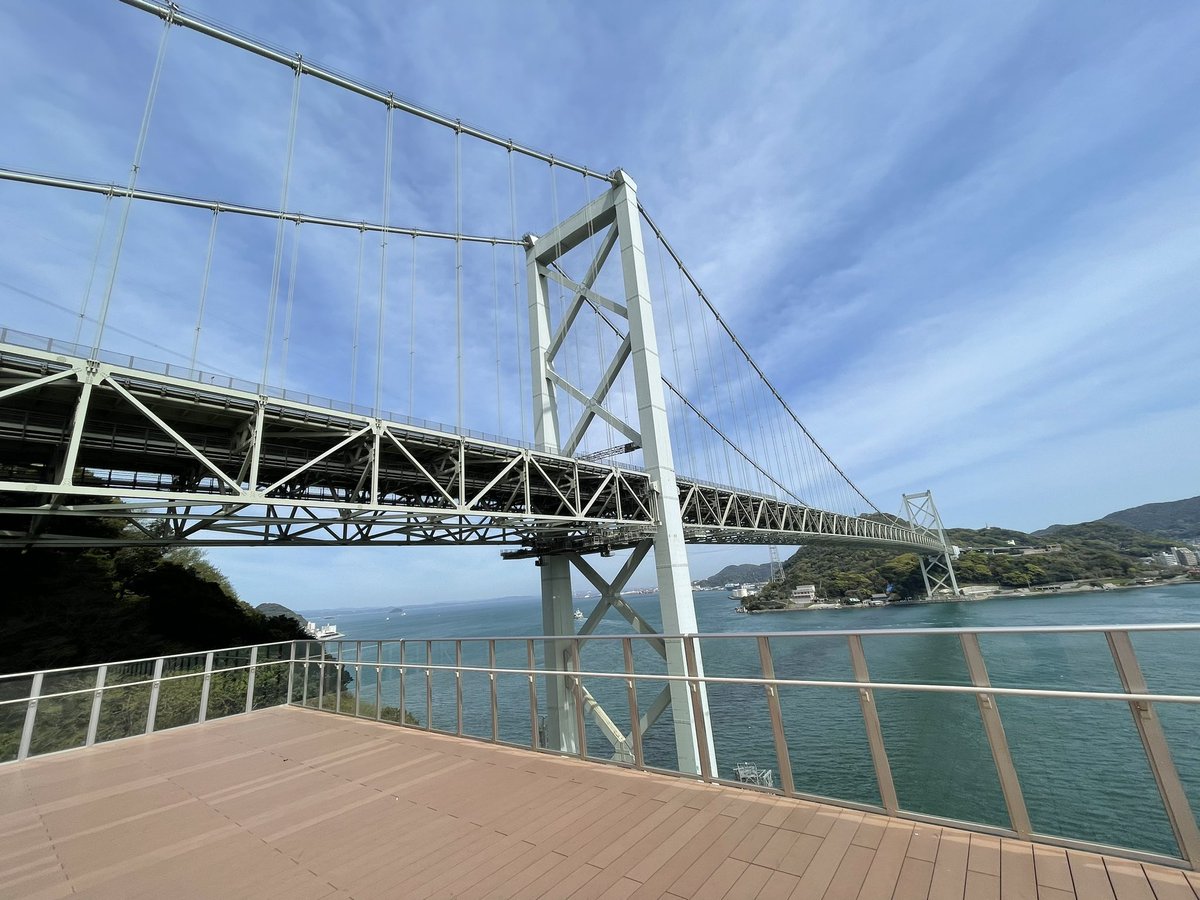 jffken's tweet photo. 山口県下関市までドライブ！壇ノ浦パーキングで関門橋からの景色は最高！！瓦そば、フグ��も美味しい！#壇ノ浦　#下関 #フグ天 https://t.co/awieIQS8fi