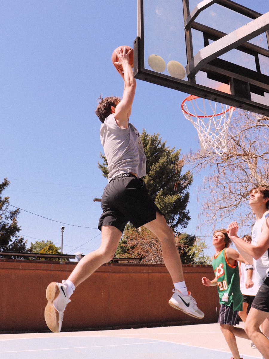 dunkballassoc's tweet photo. A thread of the best flicks from the early slate of games: 📸🧵 https://t.co/yR7bbaEleV