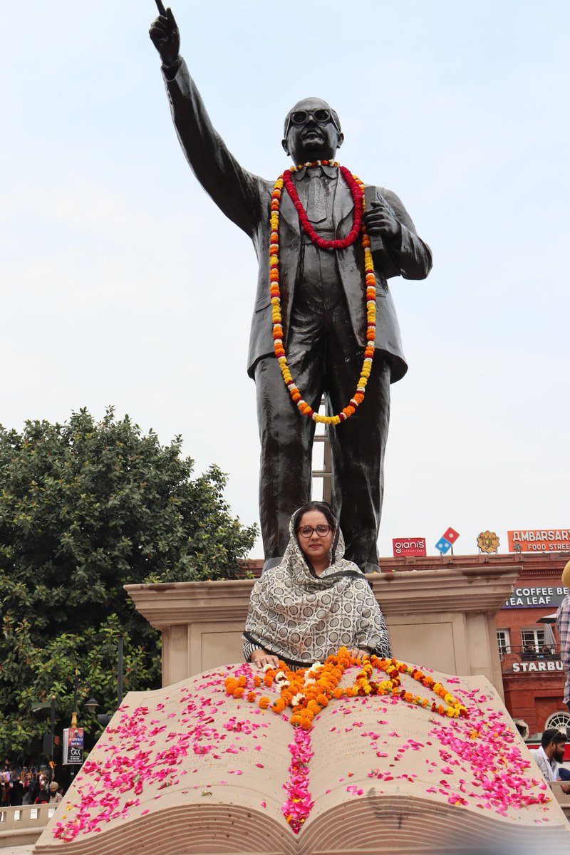 On @Ambedkar Jayanti today, let's remember the great man , greatest visionary, the architect of our beautiful constitution. Let us also pledge to safeguard our constitution which is under threat from the ruling @narendramodi regime.