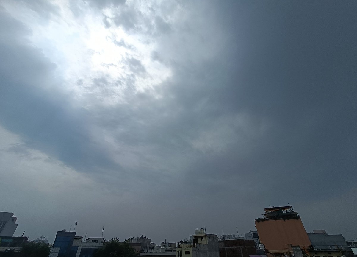 Rainy morning for many parts of Delhi-NCR. Cool temperatures and occasional light rains-drizzles. Similar activities are likely during next few hrs and will significantly decrease after that. North Punjab is expected to receive strong thunderstorm-duststorm, isol. hails tomorrow