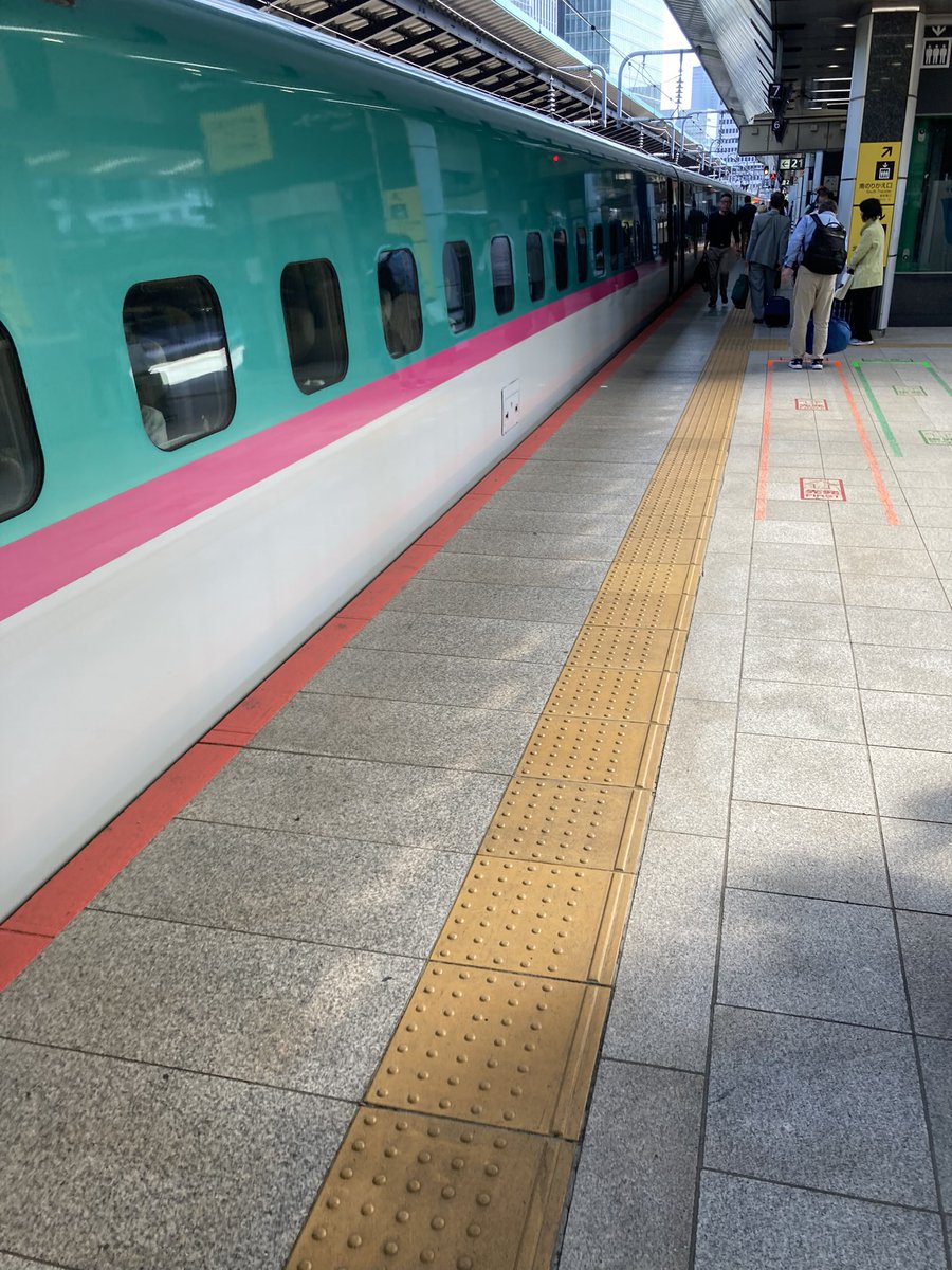 51525152's tweet photo. 2017年ぶりの緑 https://t.co/hf0T2MmYXz