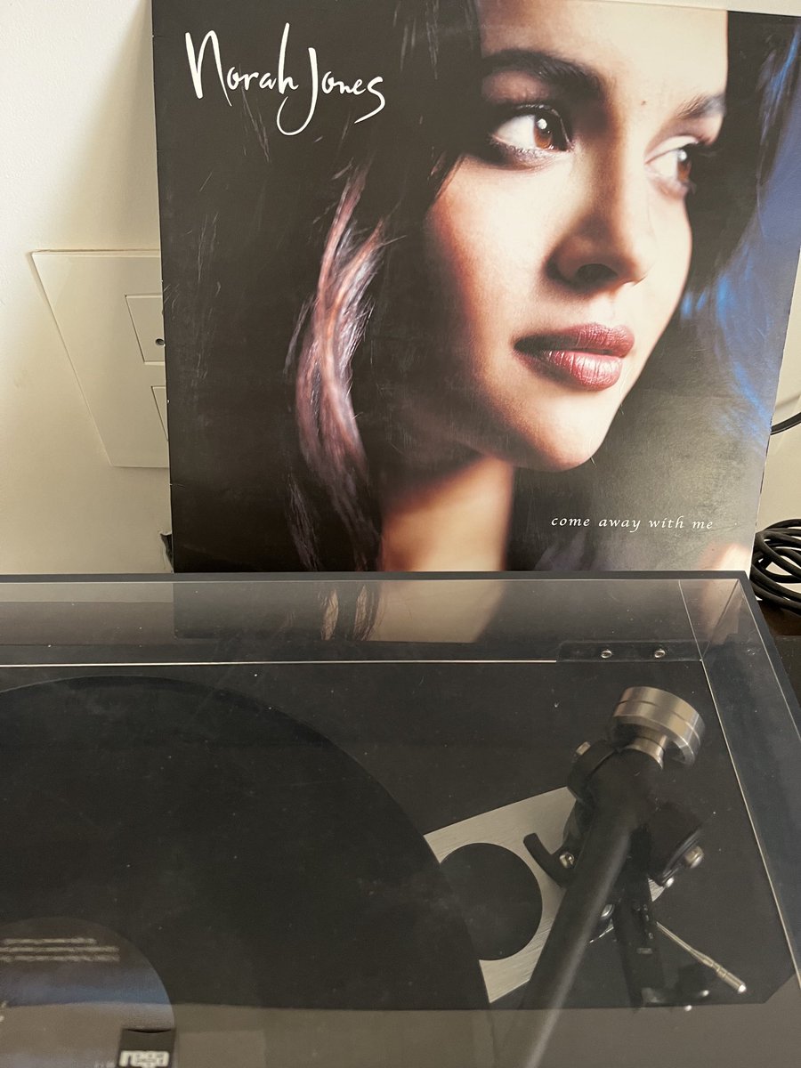 #Top15FaveAlbums Soothing, intimate Sunday morning with Norah Jones on the turntable - Come Away with me. ⁦@NorahJones⁩ #Vinyl #NowPlaying #np