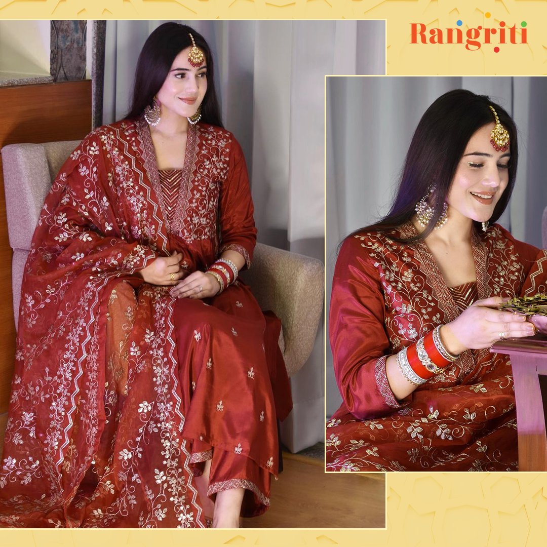 Let your festive glee radiate in a deep shade of red! ❤️ This festive season, get this fabulous look from our collection by visiting your nearest Rangriti store or grabbing it on rangriti.com. #Rangriti #MereRangHiMeriReeti #Fashion #Festiveseason #FeelingFestive