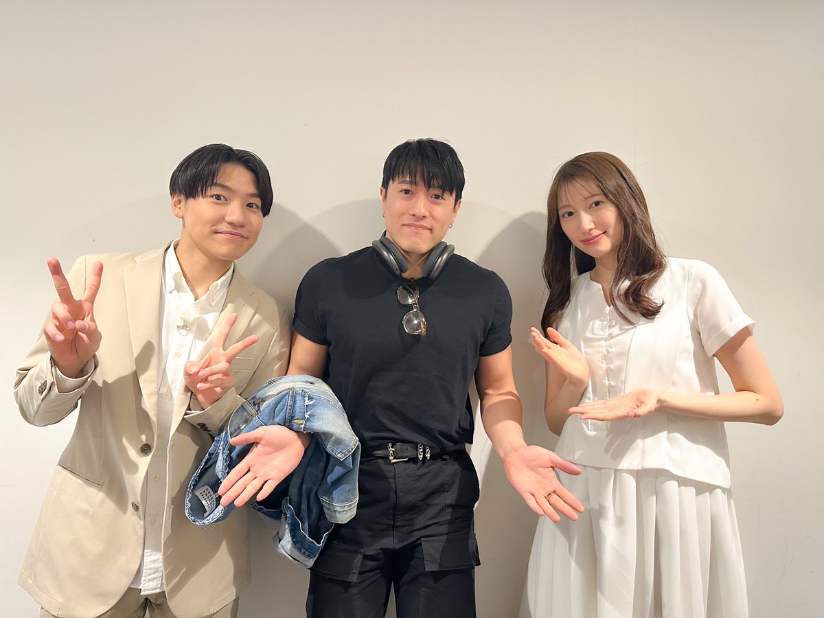 Hayato appeared in a reading drama 'A Moment to Remember 15th Letter'!
And Yuta went to see the reading drama!

#GENERATIONS @generationsfext
#中務裕太 #nakatsukayuta
#小森隼 #komorihayato