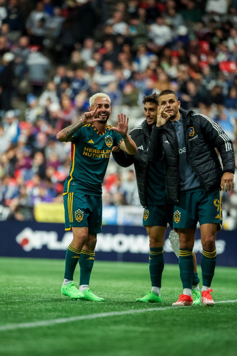 #LAGalaxy midfielder @DiegolFagundez recorded his 70th career goal in the 3-1 win over Vancouver. In 366 career MLS games played, Fagundez has tallied 70 goals and 73 assists, becoming the 10th player in MLS history to record at least 70 goals and 70 assists. #Facts 🇺🇾✨