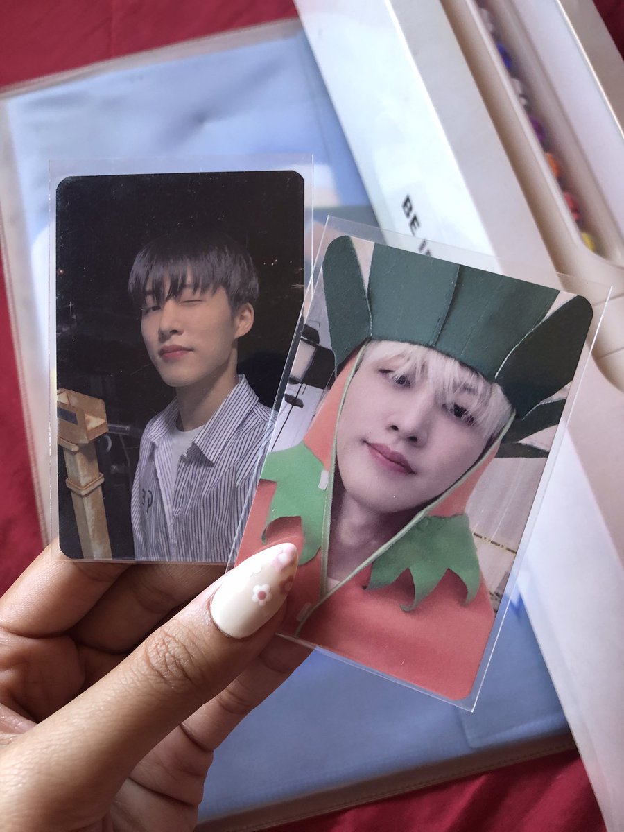 _markjis's tweet image. 📓 wts lfb ph: hanbin waterfall cosmos

💌 binbong + first sight slogan: ₱2000
💌 carrotbin / mkm pobs: ₱150 each
– with official freebies if buying all 
– 2 week reservation / free pf is payo!
– in mint condi, rfs: decluttering

dm or reply to claim 🫶🏼