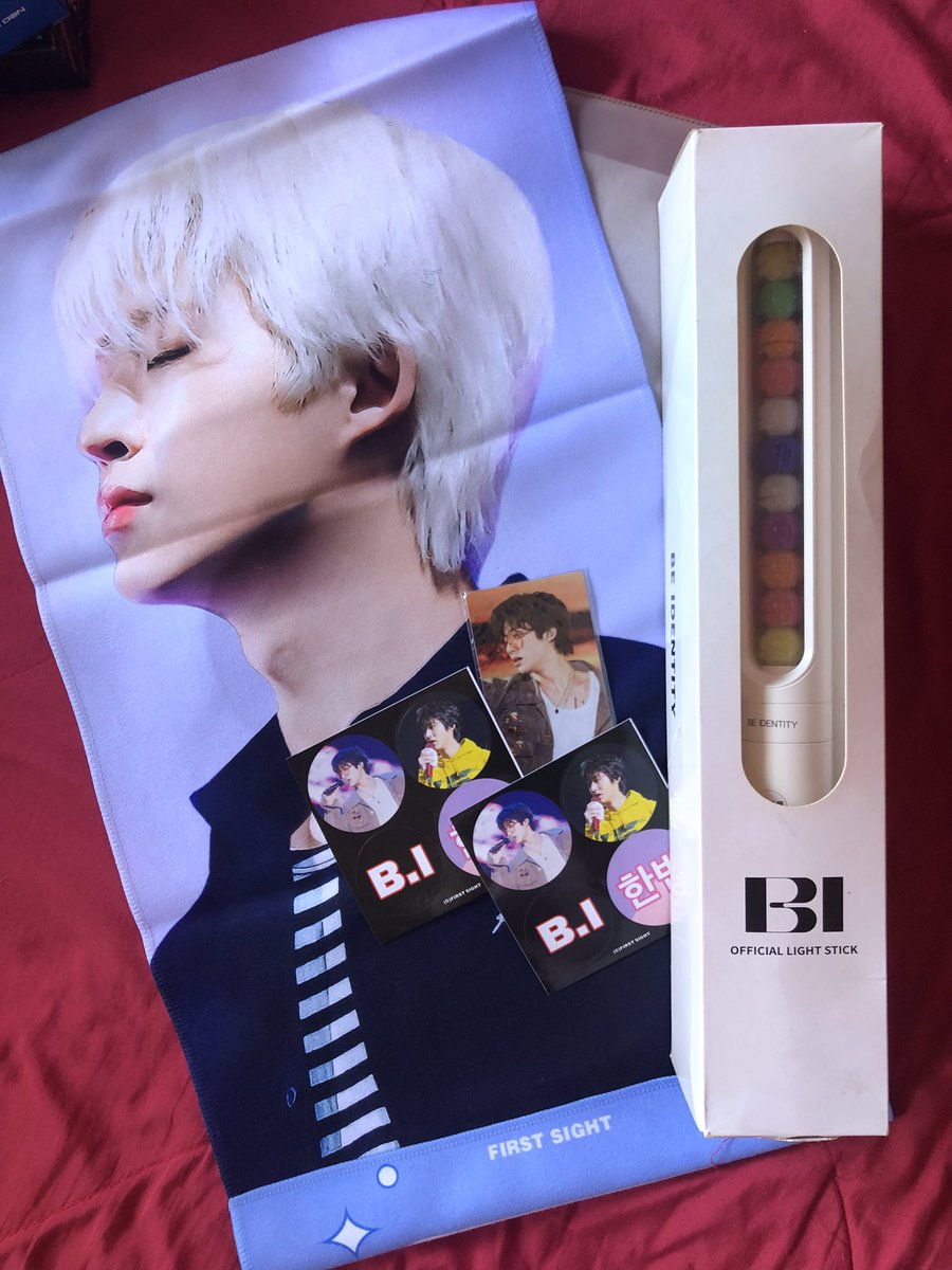 _markjis's tweet image. 📓 wts lfb ph: hanbin waterfall cosmos

💌 binbong + first sight slogan: ₱2000
💌 carrotbin / mkm pobs: ₱150 each
– with official freebies if buying all 
– 2 week reservation / free pf is payo!
– in mint condi, rfs: decluttering

dm or reply to claim 🫶🏼