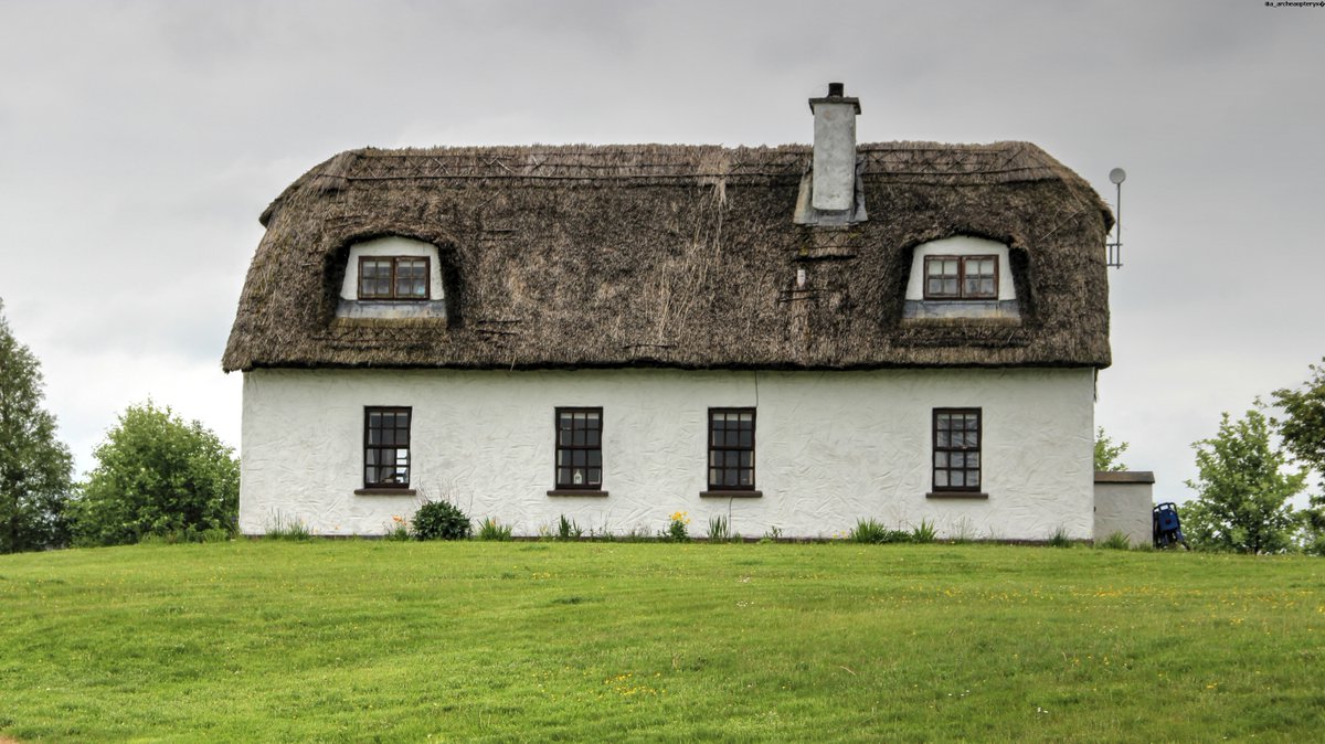 Cottage near Dunguaire castle
#cottage #wildatlanticway #ireland #irish #discoverireland #visitireland #irelandtravel #travel #europe #photography #travelphotography #photooftheday