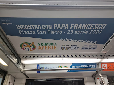 When in Rome...see the (papal) marketing.
#AbbracciAperti #ThePope #PopeFrancis #PapaFrancesco #WhenInRome #RomaOMorte #Italy #Italia #TreasureItaly #VisitRome #Rome #Roma #BuongiornoRoma 
romandespatches.blogspot.com/2024/04/when-i…