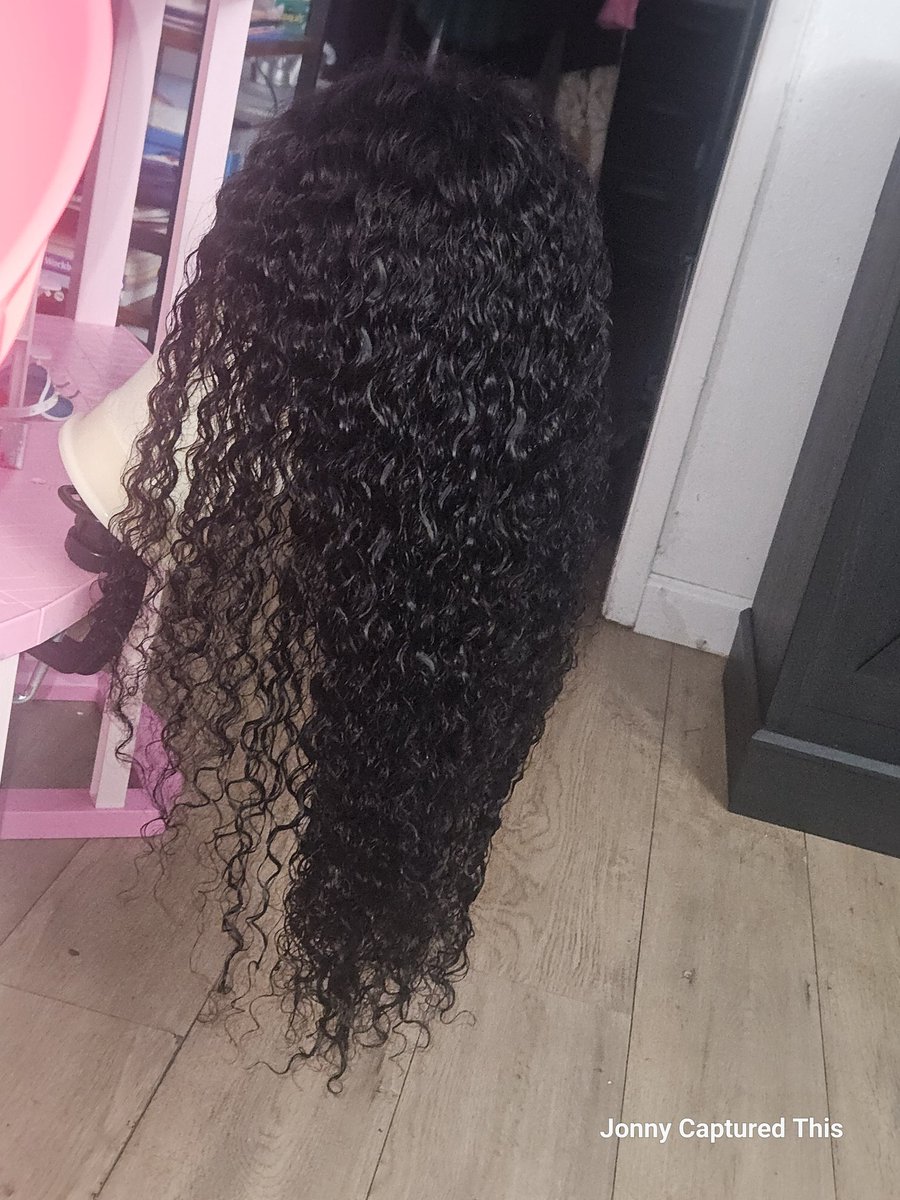 My daughter was like, 'Mom if you wanted to use my house for your wig, all you had to do was ask' 🤣🤣 Naw but the #wig is amazing, @unicehair #vpartwig #vpart #wig #jerrycurly #luvmehair