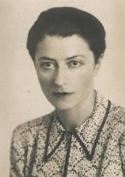 14 kwietnia 1902 | W Pradze urodziła się czeska Żydówka Gertruda Hübscherová. 18 maja 1944 r. deportowana do #Auschwitz z getta w #Theresienstadt. Nie przeżyła.