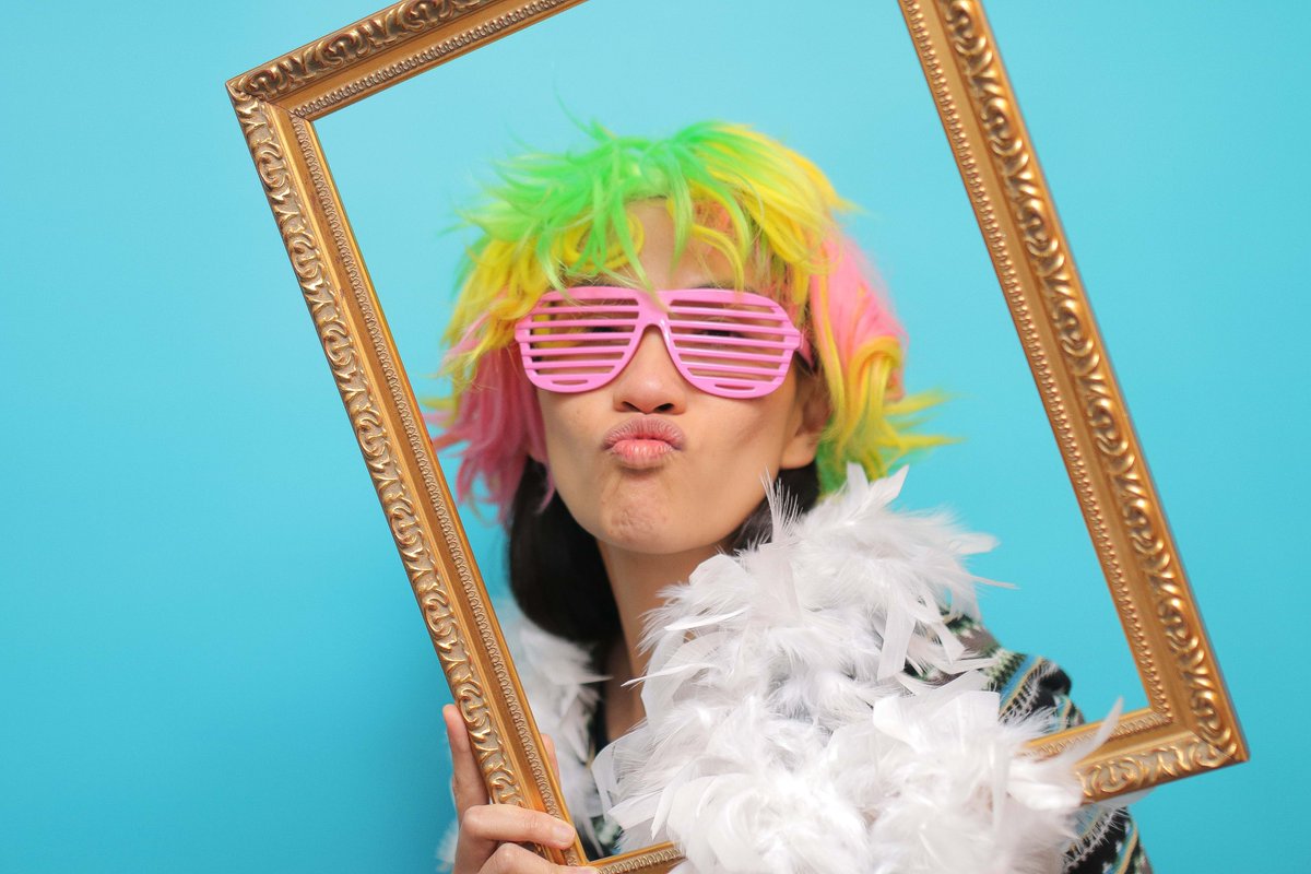 CatalystVN's tweet image. 📸 Dive into the grand finale of "In The Picture" at our conference! Watch as a stunning visual mosaic unfolds, showcasing the faces of our attendees, morphing from individual portraits to an awe-inspiring depiction of our company logo. 
#EventFinale #TeamUnity #CorporateCulture