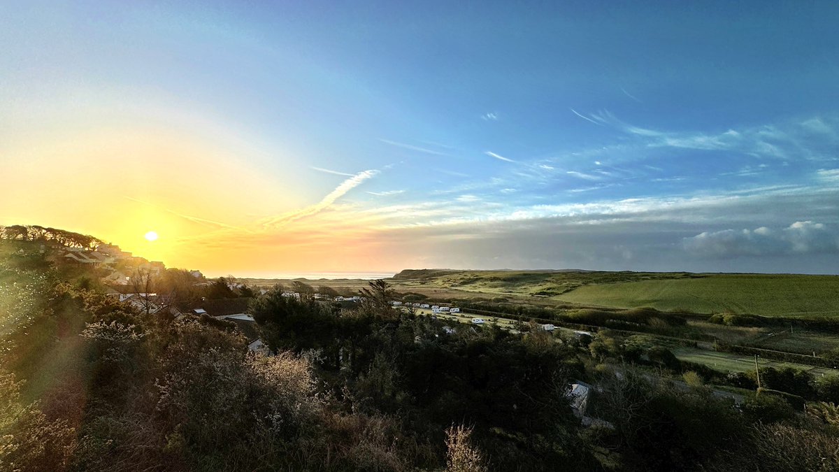 Ex-Beefeater402 tweet media