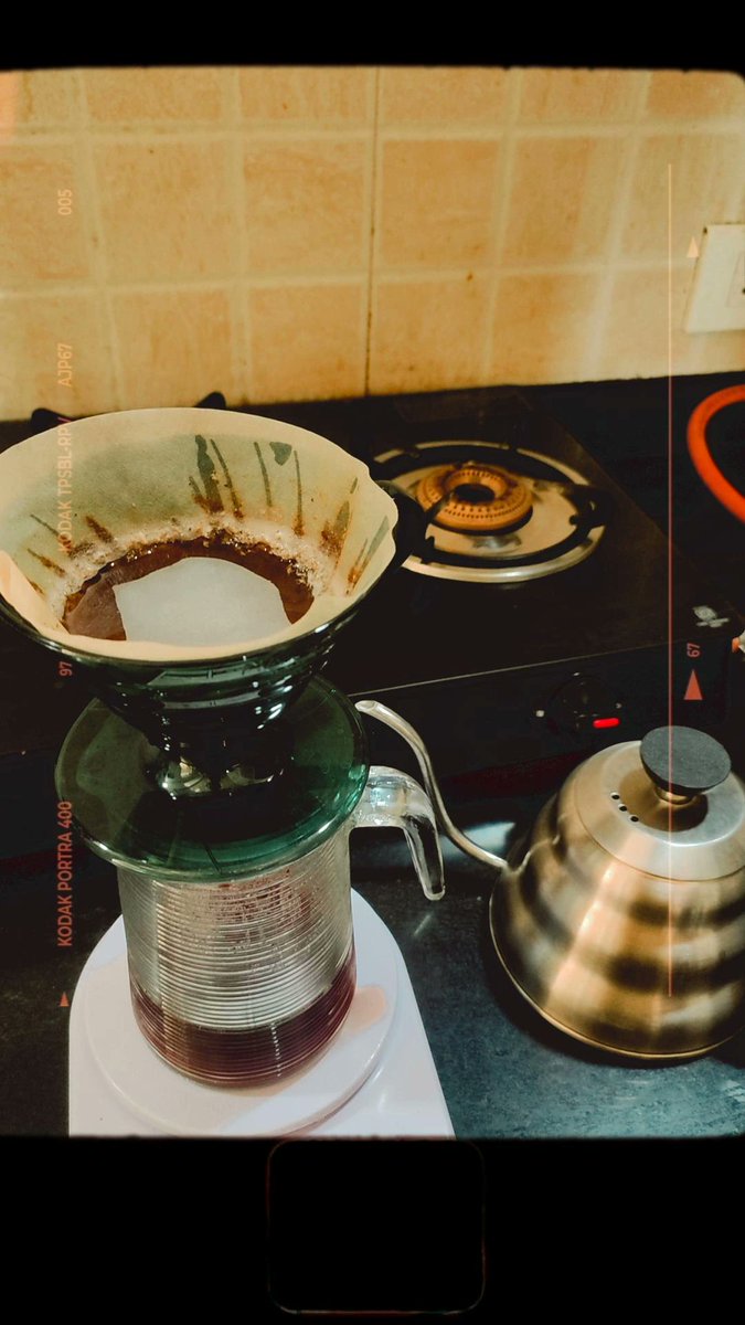 PrasiddhShroff's tweet photo. Brewing coffee is so therapeutic, I feel like I can conquer the world
#SundayBrew #V60 https://t.co/iZsmLGxFx5