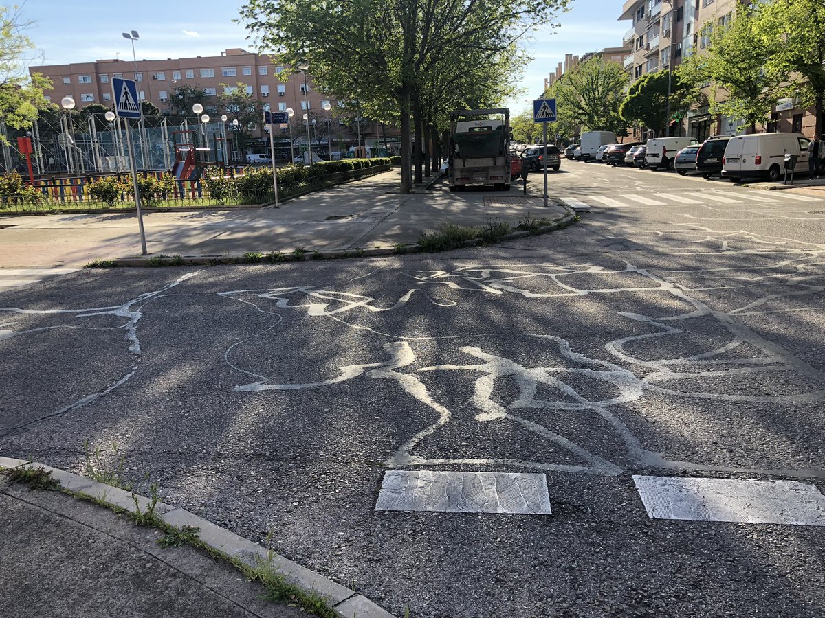 bepecep's tweet photo. @Cani777see @Juanitovl @ppleganes @ppopular @ppmadrid @marecuencopp @PlacidoRey1 @vbonetatienza Y que opinas de tu “barrio”?Estas contento de que esté sin terminar:falta aceras adoquinadas, barandillas de seguridad entre acera cemento parcheado y calzada,¿te gustan los parques infantiles tristes?, y el centro cultural, te gusta el esqueleto,Polideportivo?Zonas secas. Cuénta https://t.co/sM7bVAj6Uf