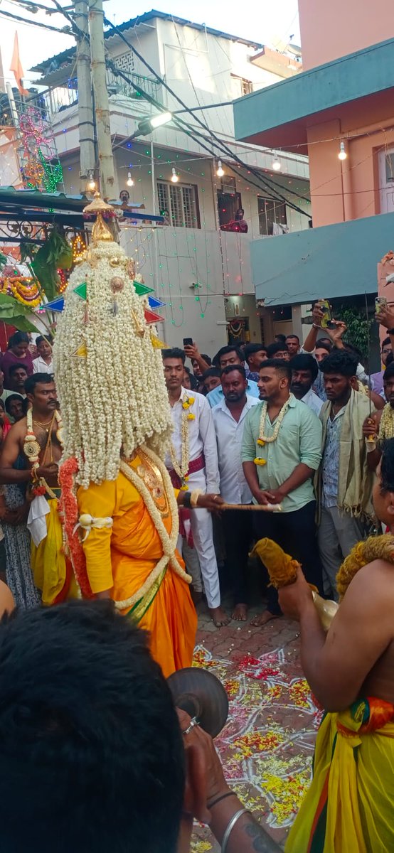 madivalaps's tweet image. ನಿನ್ನೆ ರಾತ್ರಿ ಮಡಿವಾಳ ಪೊಲೀಸ್ ಠಾಣೆ ವ್ಯಾಪ್ತಿಯಲ್ಲಿ ಜಕ್ಕಸಂದ್ರ ಪಲ್ಲಕ್ಕಿ ಹಾಗೂ ಕರಗ ಉತ್ಸವ ಇದ್ದು, ಸೂಕ್ತ ಬಂದೋಬಸ್ತ್ ಮಾಡಲಾಗಿದ್ದು ಶಾಂತಿಯುತವಾಗಿ ಮುಕ್ತಾಯ ಆಗಿರುತ್ತದೆ