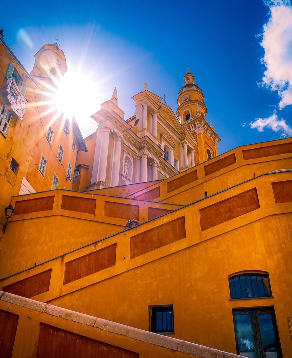 (Re)Découvrez chaque jour le #Département06 en photo ! Partagez vos plus beaux clichés du Département avec #AlpesMaritimes L’équipe du Département vous souhaite une belle journée ☀️ 📸 danykulini (IG) / Menton #CotedAzurFrance #VisitCotedAzur @VisitCotedazur