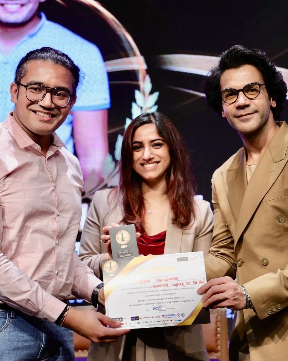 shubhampfp's tweet photo. Humbled to receive the Innovative Leader of the Year Award 😀🙏🏻. 

It was an amazing experience interacting with so many influencers and leaders of the industry. 

@beingchef_india @RajkummarRao @gunjanshouts 

#beingchef #diymealkit #globalinfluencers #smile #enjoylife https://t.co/KCdZvumEbs