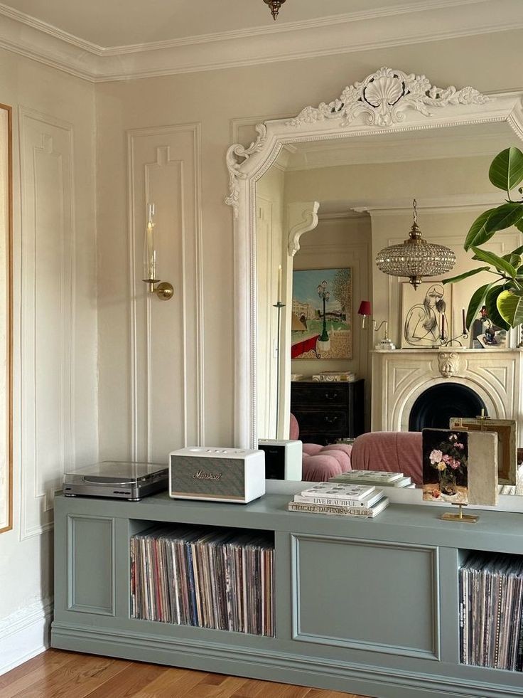 peonette's tweet photo. apartment in paris ! https://t.co/RTGM48KxuE