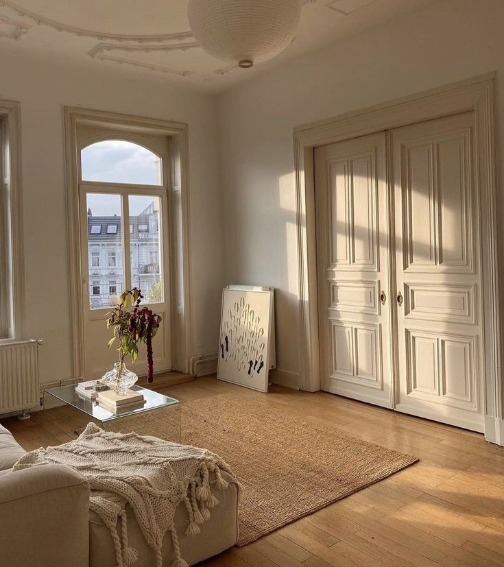 peonette's tweet photo. apartment in paris ! https://t.co/RTGM48KxuE