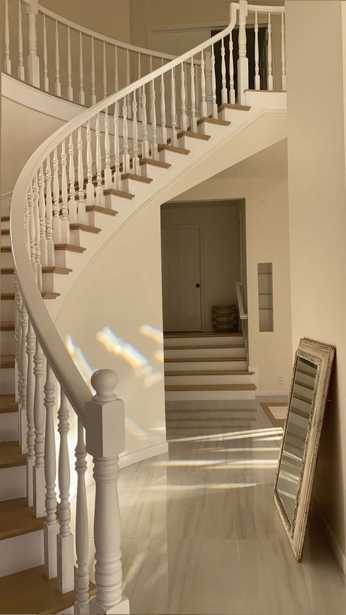 peonette's tweet photo. apartment in paris ! https://t.co/RTGM48KxuE