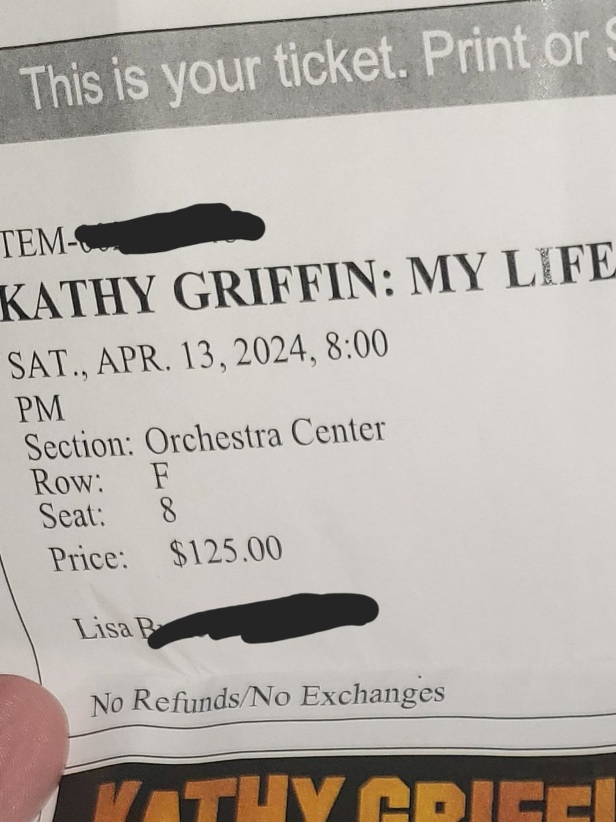 Lisa96744's tweet photo. @kathygriffin where the fuck are you, 100s ofbus are here in Honolulu at @hawaiitheatre for your show.. WTF no one notified us of any changes ... https://t.co/BfL4xX0epr