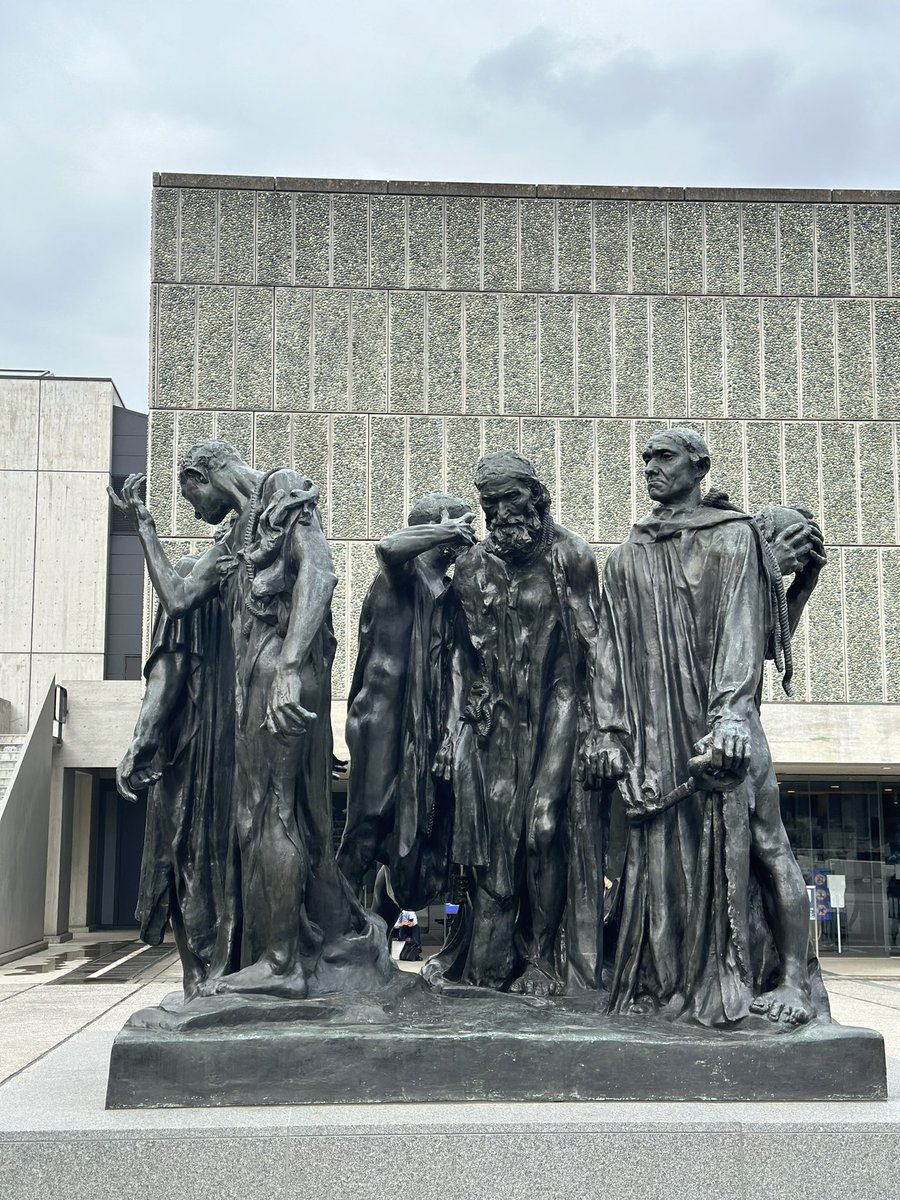 Ça n’a pas inspiré grand monde (ni l’algo ;-)

Ce pauvre Jacques de Wissant est un illustre inconnu de l’Histoire... l’un des « bourgeois de Calais » de ce fameux ensemble sculpté.

Alors,❓le nom du sculpteur (c’est donné), et où ai-je pu prendre cette 📷 (moins facile) ?
1/