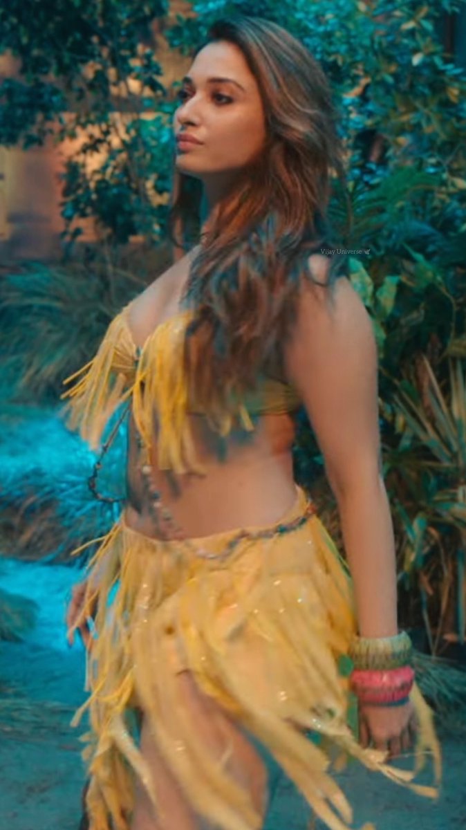 Vijay09880's tweet photo. Need tempting? See and repost this thread 👇

#Aranmanai4FromApril26
#TamannaahBhatia #RaashiKhanna #Aranmanai4 #AchachoVideoSong https://t.co/CjrclSOFIu