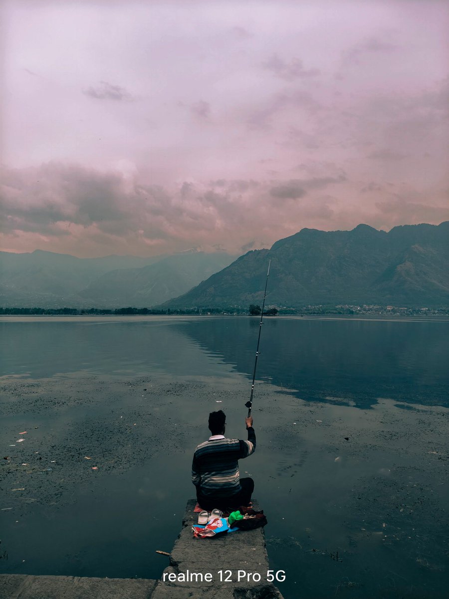 Fishing 🎣 

#shotonrealme #shotonsnapdragon #Kashmir 
@realmeIndia @realmeglobal @ChaseXu_ @skyli_realme @FrancisRealme