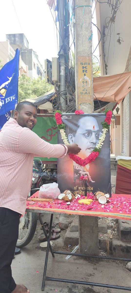 Paid my humble tributes to Bharat Ratna Dr. Babasaheb Ambedkar Ji on his birth anniversary today at BanjaraHills division.

#AmbedkarJayanti2024