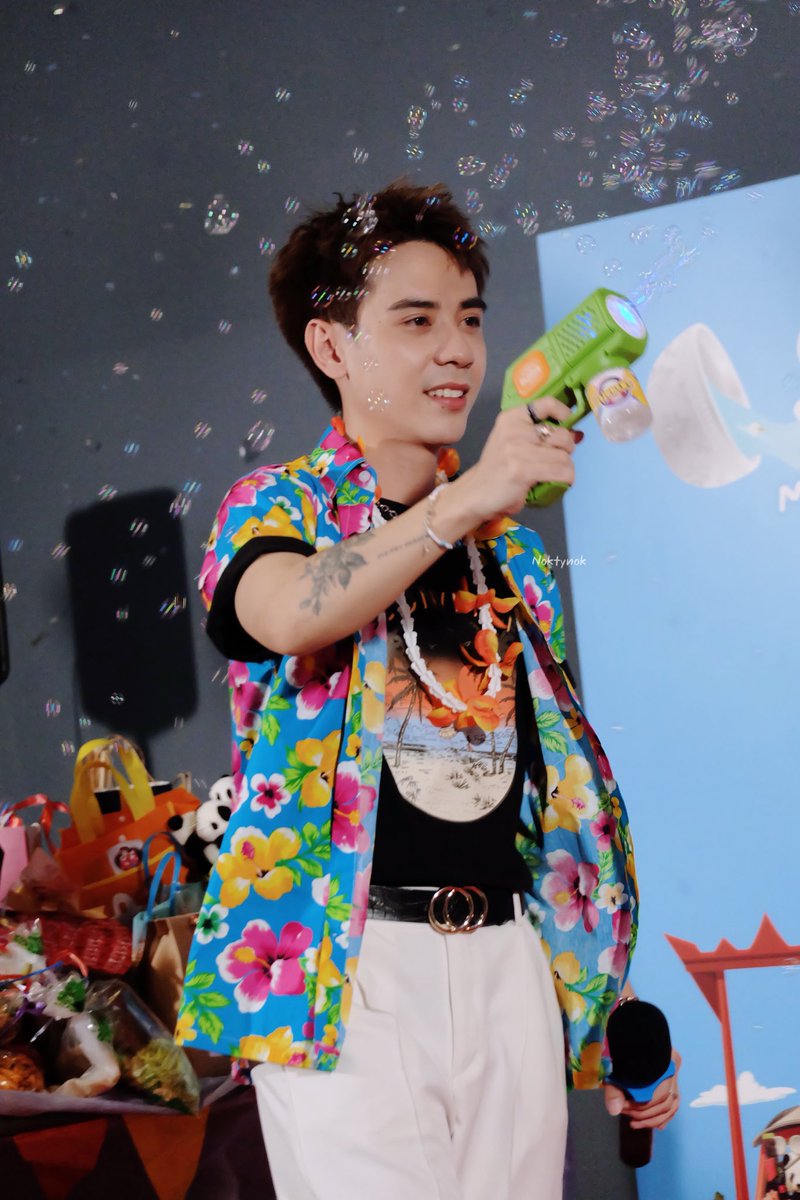Nokty33's tweet photo. เด็กคู่กับของเล่น 🫧🫧🔫#QuangHungMasterD https://t.co/3Rgp6Fx71p