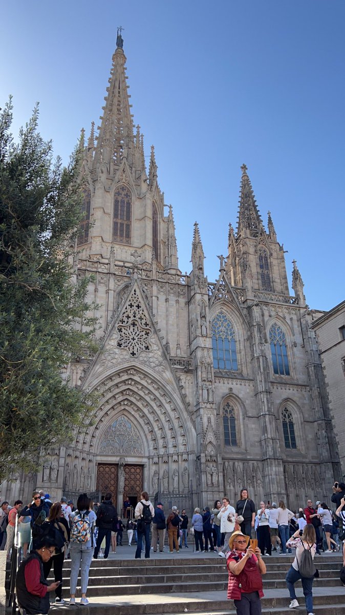 i_TAUILR's tweet photo. Hello ! Barcelona 🇪🇸 https://t.co/2TaN3OIrTj