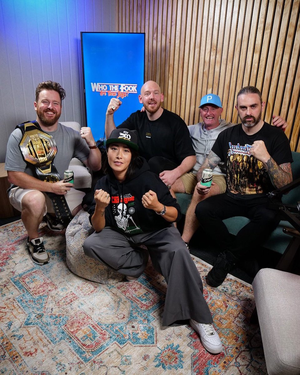 rich__fogarty's tweet photo. Some serious arm chair experts today in the booth 😁 fun day crew thanks for having me 🍻 @whothefookpod @thenickcody @fooderati @harriharrison @rolln.media @brayden.cocks https://t.co/rcNM8l2eBx