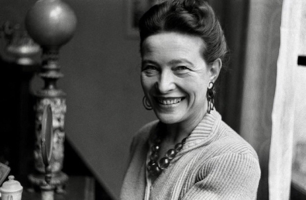 „Niemand ist den Frauen gegenüber arroganter, aggressiver oder verächtlicher als ein in seiner Männlichkeit verunsicherter Mann.“ Simone de Beauvoir, gestorben am 14. April 1986 in Paris.