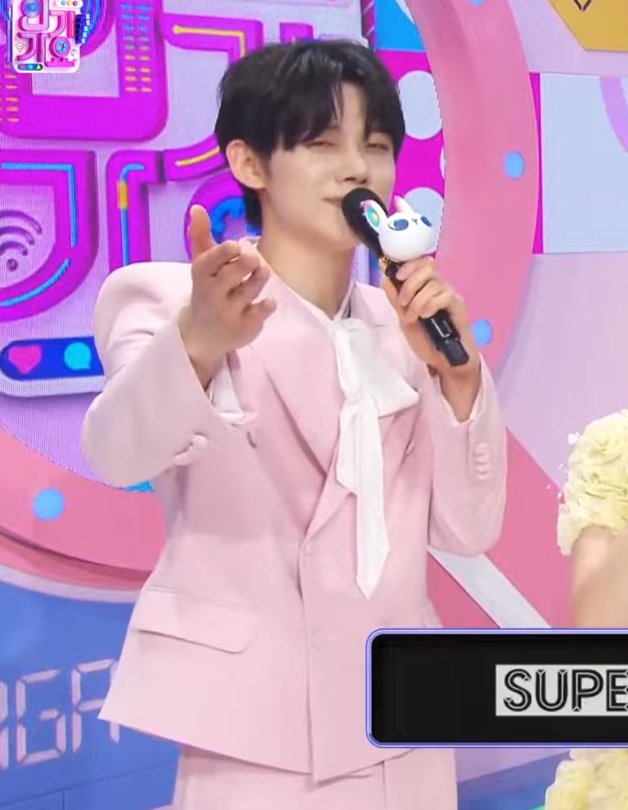 txtarchivee's tweet photo. MC YEONJUN’s first and last day on Inkigayo 🥹♥️ https://t.co/Ii4K23BlhJ