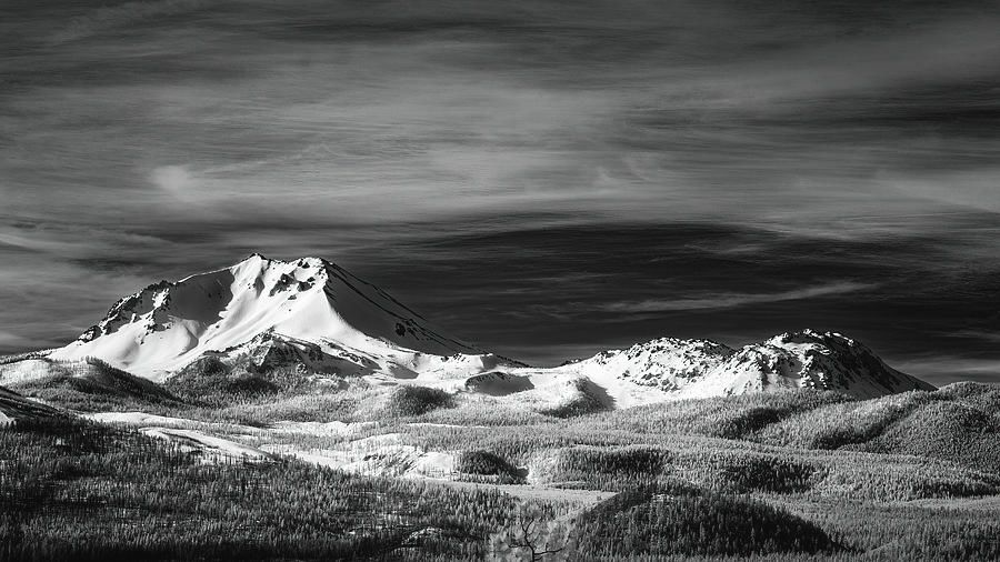 Mount Lassen and Chaos Crags in Invisible Light - 830 nanometer near infrared image Prints and merch: buff.ly/3wd8zjF #blackandwhite #twitternaturecommunity #landscapephotography