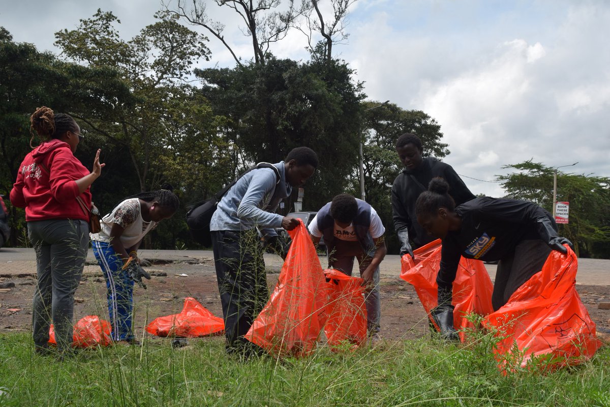 Proud to join @MviringoAfrica for a Clean Up Activity. Together, we planted trees and launched a recycling bin powered by Team Mviringo, supporting #SDG11 & #SDG13. By joining hands we can combat #plasticpollution and foster sustainability. 
#ClimateAction #SDGs #Sustainability